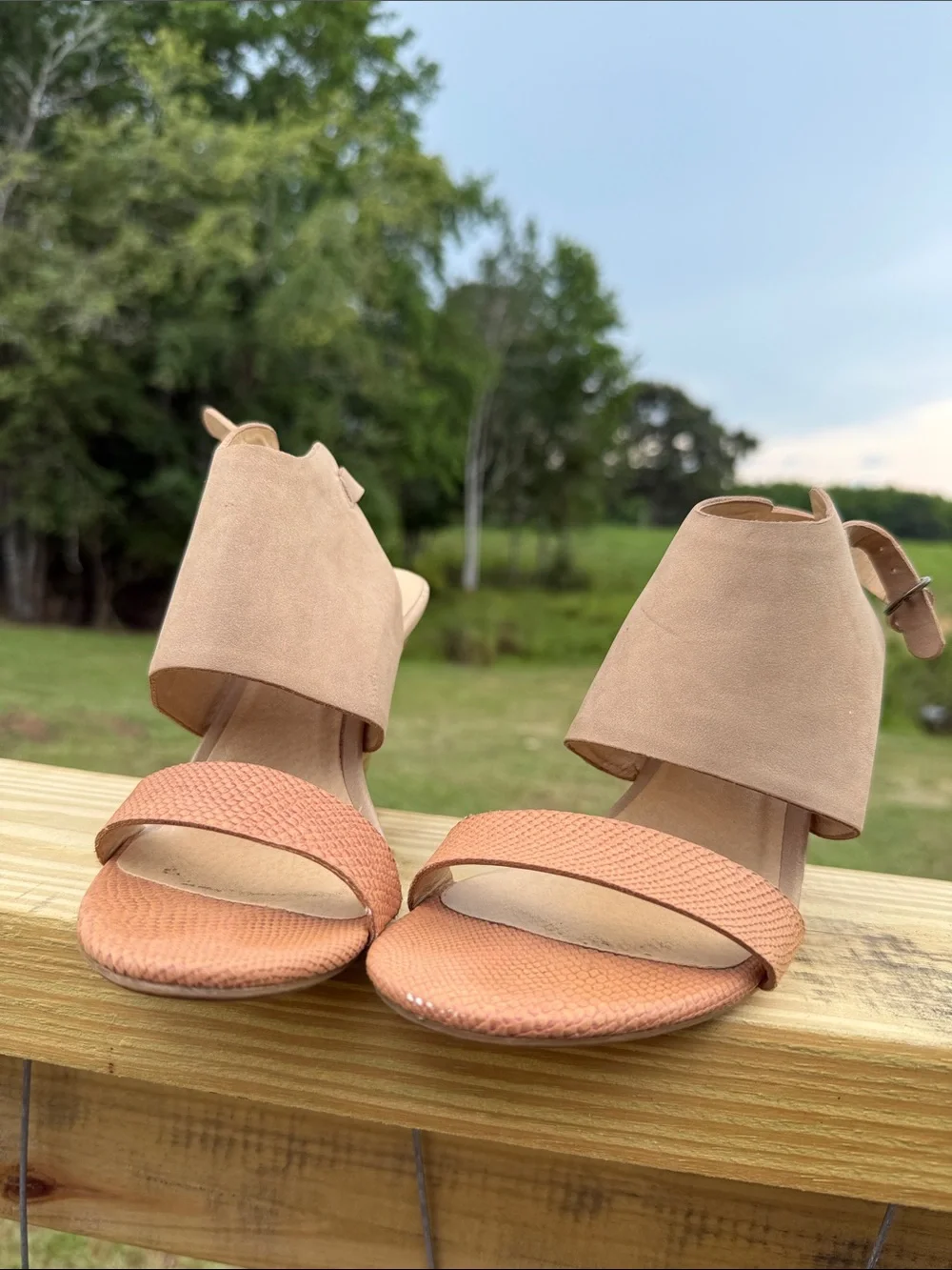 CL by Laundry women wedge